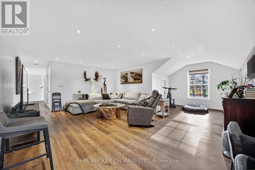 3225 10 Line N, Oro-Medonte, ON - Indoor Photo Showing Living Room