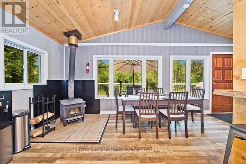 6605 Pioneer Village Lane, Ramara, ON - Indoor Photo Showing Dining Room