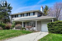 6 GREENYARDS DRIVE  Toronto, ON M2M 2R6