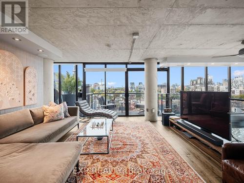 Ph1 - 533 Richmond Street W, Toronto, ON - Indoor Photo Showing Living Room