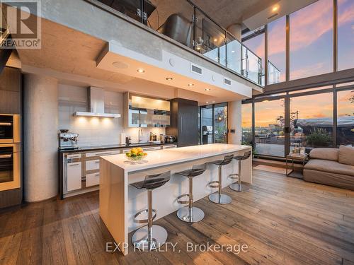 Ph1 - 533 Richmond Street W, Toronto, ON - Indoor Photo Showing Kitchen With Upgraded Kitchen