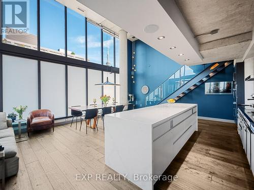 Ph1 - 533 Richmond Street W, Toronto, ON - Indoor