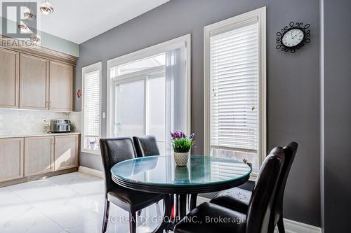 25 Deer Pass Road, East Gwillimbury, ON - Indoor Photo Showing Dining Room