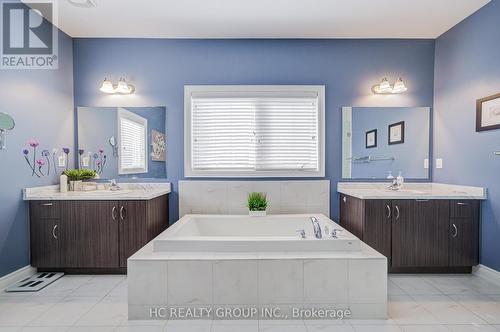 25 Deer Pass Road, East Gwillimbury, ON - Indoor Photo Showing Bathroom