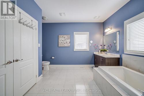 25 Deer Pass Road, East Gwillimbury, ON - Indoor Photo Showing Bathroom