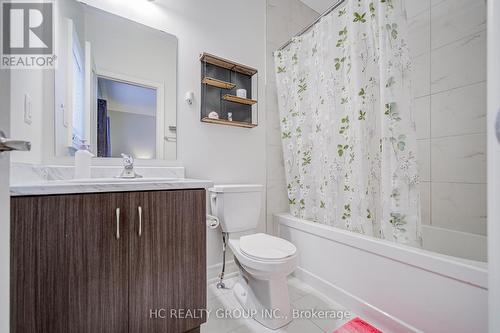 25 Deer Pass Road, East Gwillimbury, ON - Indoor Photo Showing Bathroom
