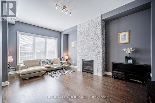 25 Deer Pass Road, East Gwillimbury, ON - Indoor Photo Showing Living Room With Fireplace
