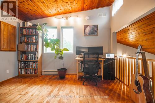 177 Sylvan Drive, Petawawa, ON - Indoor Photo Showing Office