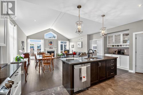88 Des Rails Street, Clarence-Rockland, ON - Indoor Photo Showing Kitchen With Double Sink With Upgraded Kitchen