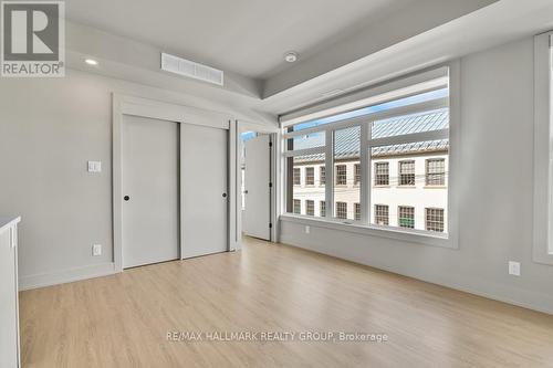 201 - 260 Armstrong Street, Ottawa, ON - Indoor Photo Showing Other Room