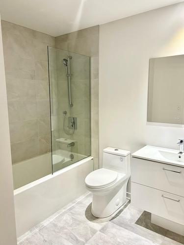 Bathroom - 329B-1485 Rue Des Bassins, Montréal (Le Sud-Ouest), QC - Indoor Photo Showing Bathroom