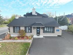 811 Av. Taniata  Lévis (Les Chutes-De-La-Chaudière-Est), QC G6Z 2E1