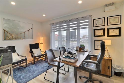 Bureau des secrétaires - 811 Av. Taniata, Lévis (Les Chutes-De-La-Chaudière-Est), QC - Indoor Photo Showing Office