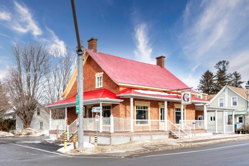 Façade - 539 Rue Principale, Saint-Sébastien, QC - Outdoor With Deck Patio Veranda With Facade