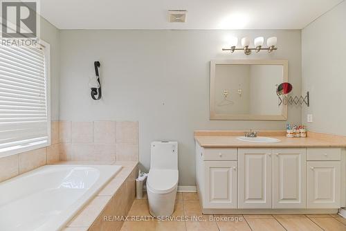 96 Brayshaw Drive, Cambridge, ON - Indoor Photo Showing Bathroom