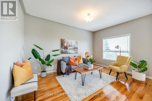 69 Padfield Drive, Clarington (Bowmanville), ON - Indoor Photo Showing Living Room