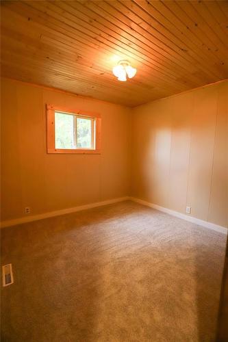 1098 Pth 17 Highway W, Inwood, MB - Indoor Photo Showing Other Room
