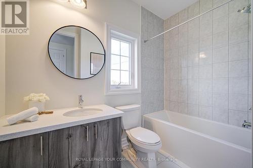 18 Shadyridge Street, King, ON - Indoor Photo Showing Bathroom