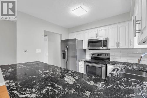 35 Shaftsbury Drive, Kitchener, ON - Indoor Photo Showing Kitchen With Double Sink