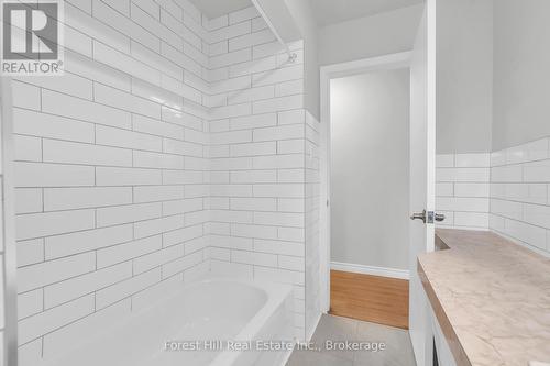 35 Shaftsbury Drive, Kitchener, ON - Indoor Photo Showing Bathroom