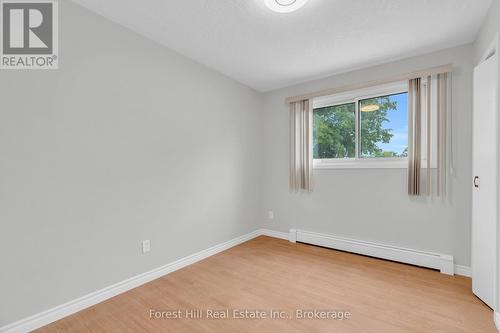 35 Shaftsbury Drive, Kitchener, ON - Indoor Photo Showing Other Room