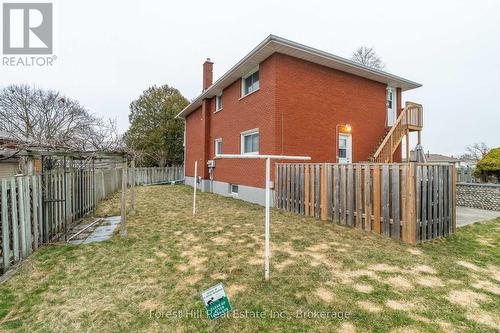 35 Shaftsbury Drive, Kitchener, ON - Outdoor With Exterior