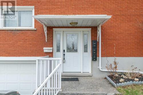 35 Shaftsbury Drive, Kitchener, ON - Outdoor With Exterior