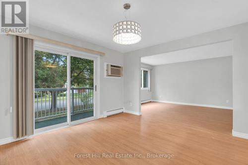 35 Shaftsbury Drive, Kitchener, ON - Indoor Photo Showing Other Room