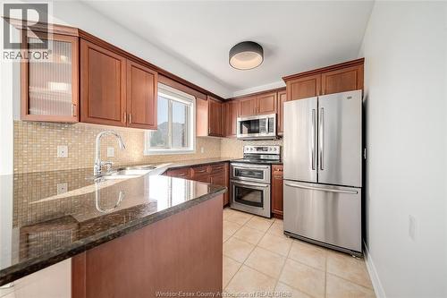 5023 Southwood Lakes Boulevard, Windsor, ON - Indoor Photo Showing Kitchen