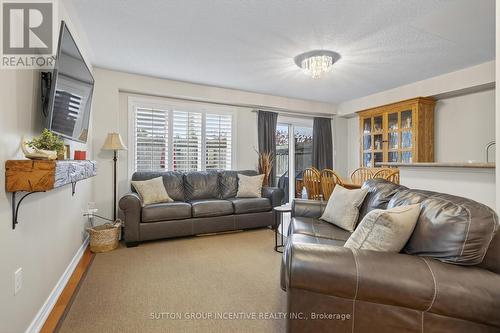 1 - 430 Mapleview Drive E, Barrie, ON - Indoor Photo Showing Living Room