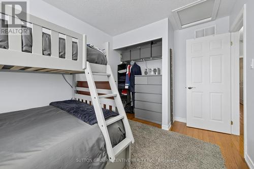 1 - 430 Mapleview Drive E, Barrie, ON - Indoor Photo Showing Bedroom