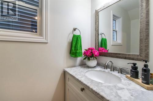 67 Springdale Street, St. John'S, NL - Indoor Photo Showing Bathroom