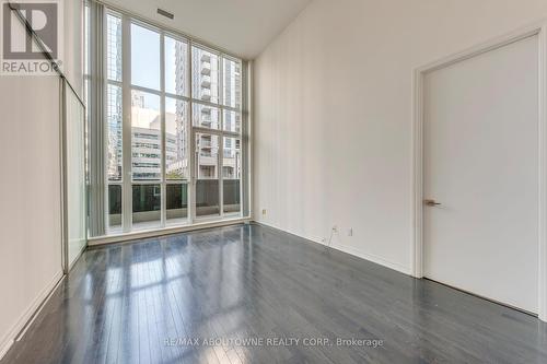 202 - 770 Bay Street, Toronto, ON - Indoor Photo Showing Other Room