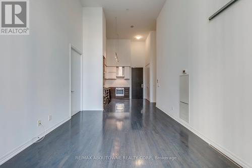 202 - 770 Bay Street, Toronto, ON - Indoor Photo Showing Other Room