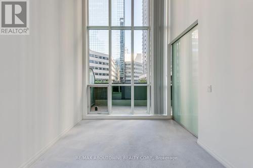 202 - 770 Bay Street, Toronto, ON - Indoor Photo Showing Other Room