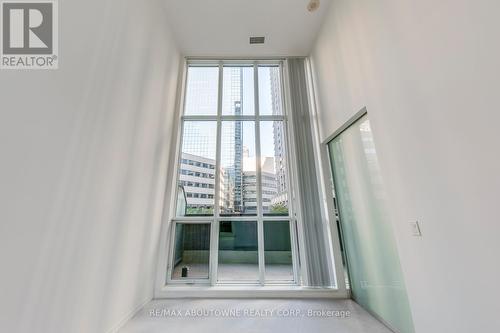202 - 770 Bay Street, Toronto, ON - Indoor Photo Showing Other Room