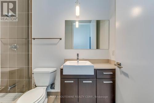 202 - 770 Bay Street, Toronto, ON - Indoor Photo Showing Bathroom