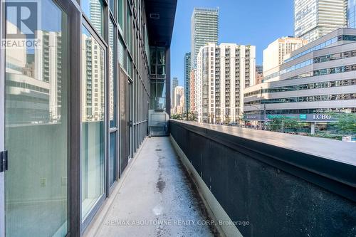 202 - 770 Bay Street, Toronto, ON - Outdoor