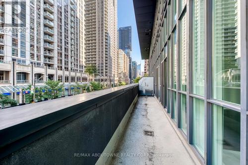 202 - 770 Bay Street, Toronto, ON - Outdoor With Facade