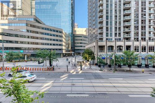 202 - 770 Bay Street, Toronto, ON - Outdoor With Facade