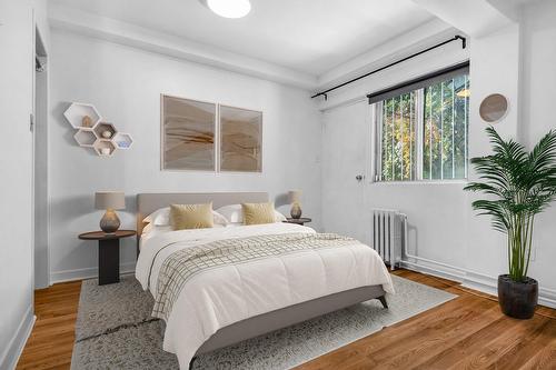 Primary bedroom - 337 Av. Du Mont-Royal E., Montréal (Le Plateau-Mont-Royal), QC - Indoor Photo Showing Bedroom
