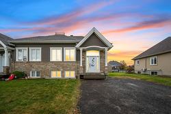 36 Rue des Grenats  Saint-Henri, QC G0R 3E0