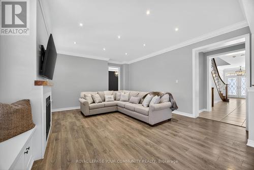 44 Cameron Street, Springwater, ON - Indoor Photo Showing Living Room