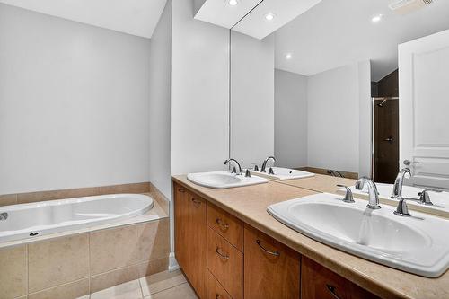 Salle de bains attenante à la CCP - 304-200 Av. Des Sommets, Montréal (Verdun/Île-Des-Soeurs), QC - Indoor Photo Showing Bathroom