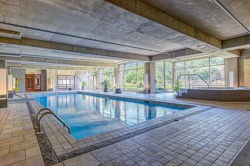 Piscine - 304-200 Av. Des Sommets, Montréal (Verdun/Île-Des-Soeurs), QC - Indoor Photo Showing Other Room With In Ground Pool