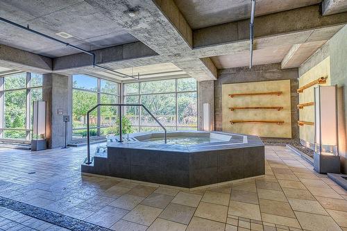 Spa - 304-200 Av. Des Sommets, Montréal (Verdun/Île-Des-Soeurs), QC - Indoor Photo Showing Other Room