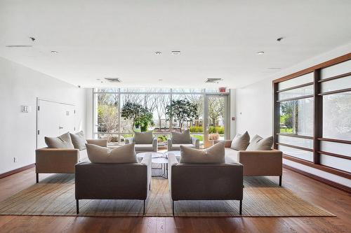 Salle communautaire - 304-200 Av. Des Sommets, Montréal (Verdun/Île-Des-Soeurs), QC - Indoor Photo Showing Living Room