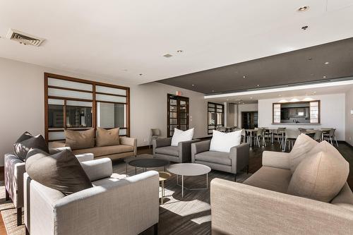 Salle communautaire - 304-200 Av. Des Sommets, Montréal (Verdun/Île-Des-Soeurs), QC - Indoor Photo Showing Living Room