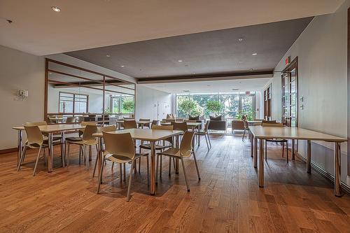 Salle communautaire - 304-200 Av. Des Sommets, Montréal (Verdun/Île-Des-Soeurs), QC - Indoor Photo Showing Dining Room