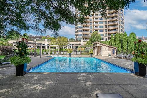 Piscine - 304-200 Av. Des Sommets, Montréal (Verdun/Île-Des-Soeurs), QC - Outdoor With In Ground Pool